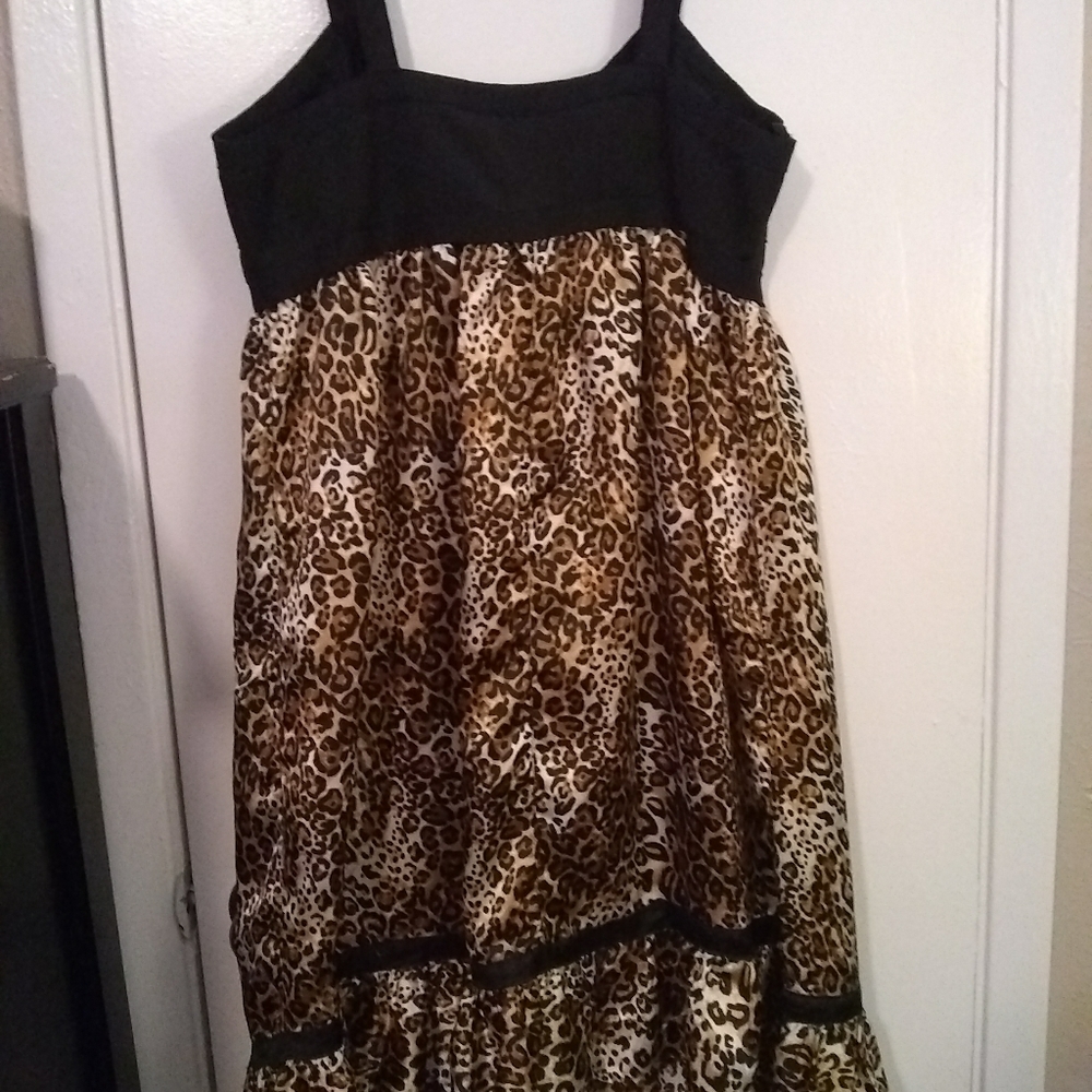 Dress - Picture 2 of 5